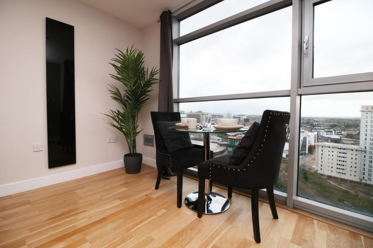 The View - Long Stay Offer - Modern Central Apartment And Parking By Cto Serviced Apartments Cardiff Exterior foto