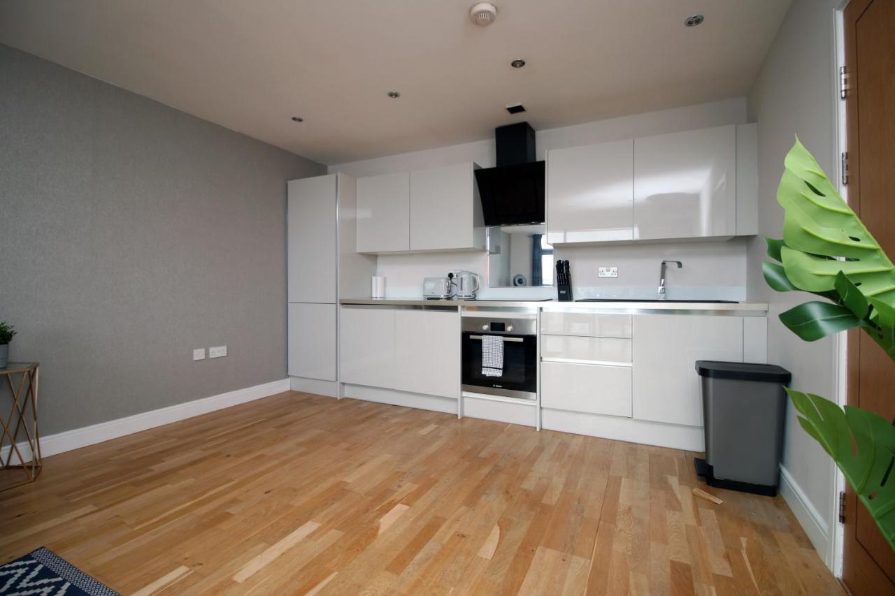 The View - Long Stay Offer - Modern Central Apartment And Parking By Cto Serviced Apartments Cardiff Exterior foto