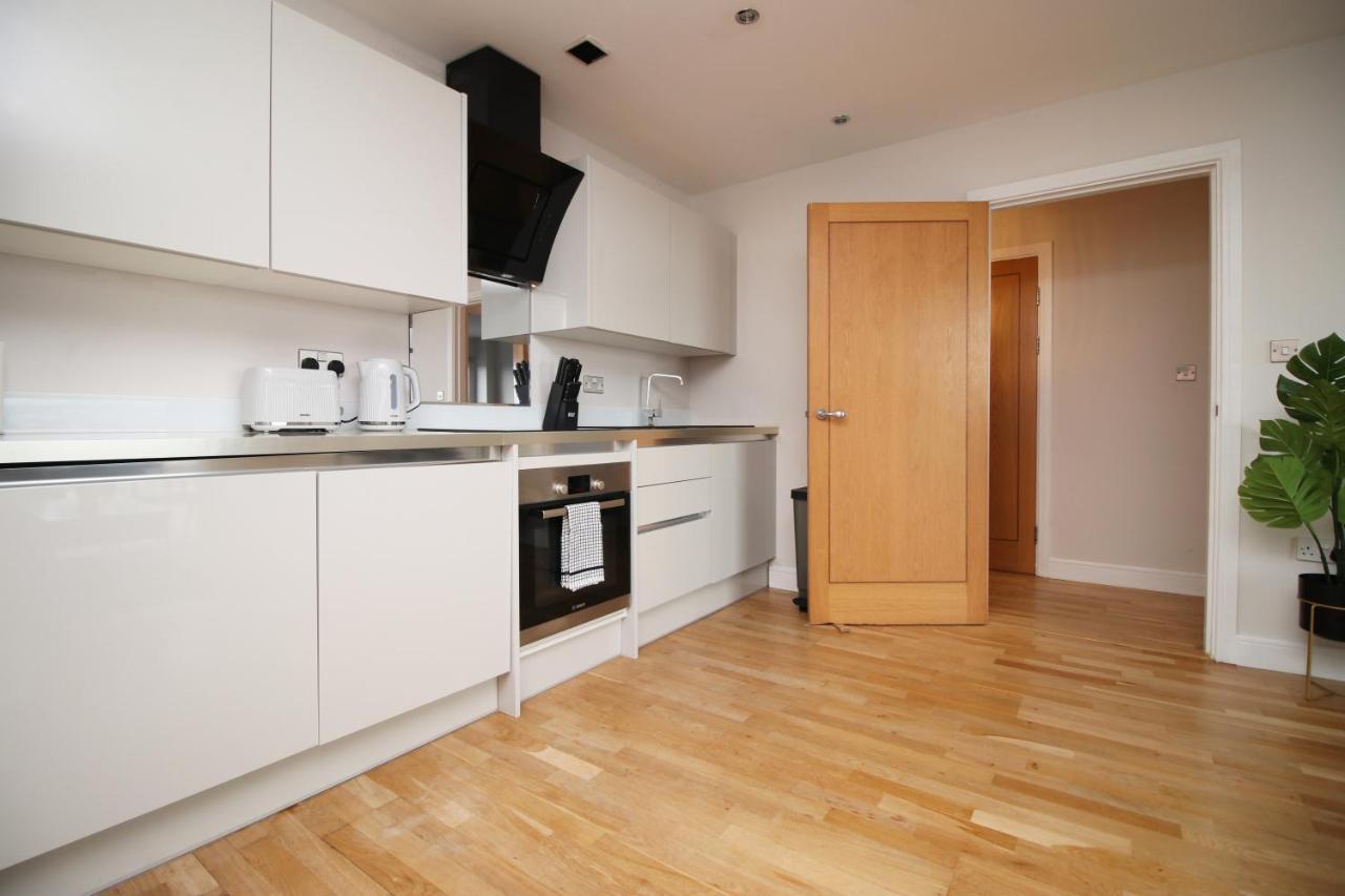 The View - Long Stay Offer - Modern Central Apartment And Parking By Cto Serviced Apartments Cardiff Exterior foto