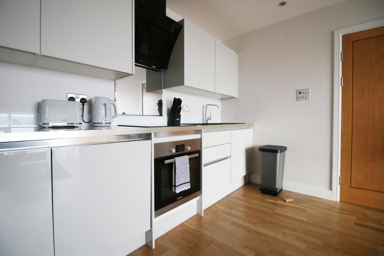 The View - Long Stay Offer - Modern Central Apartment And Parking By Cto Serviced Apartments Cardiff Exterior foto