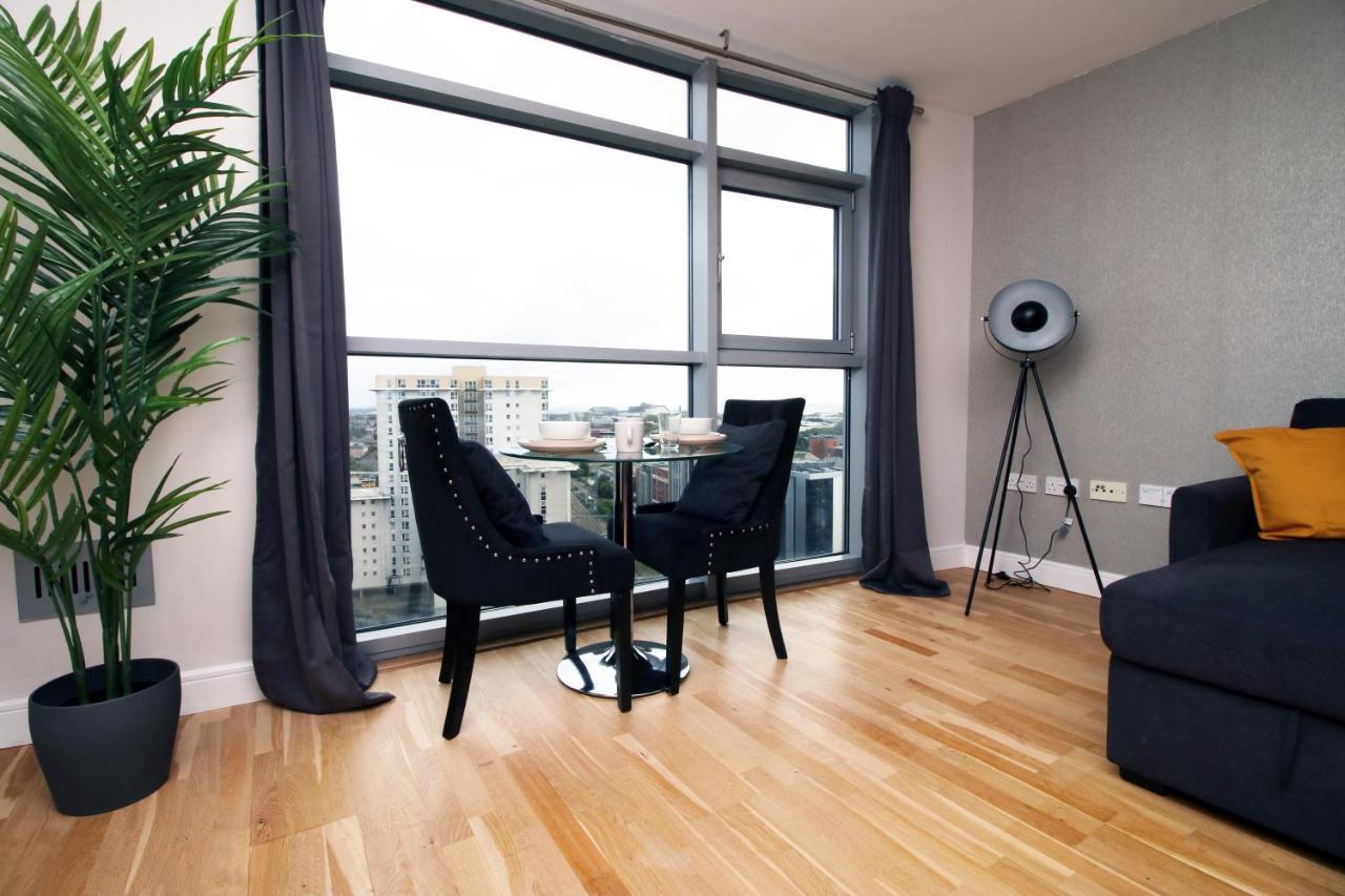 The View - Long Stay Offer - Modern Central Apartment And Parking By Cto Serviced Apartments Cardiff Exterior foto