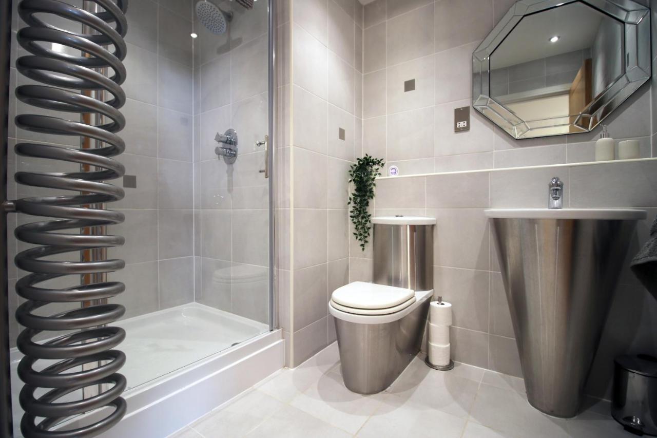 The View - Long Stay Offer - Modern Central Apartment And Parking By Cto Serviced Apartments Cardiff Exterior foto