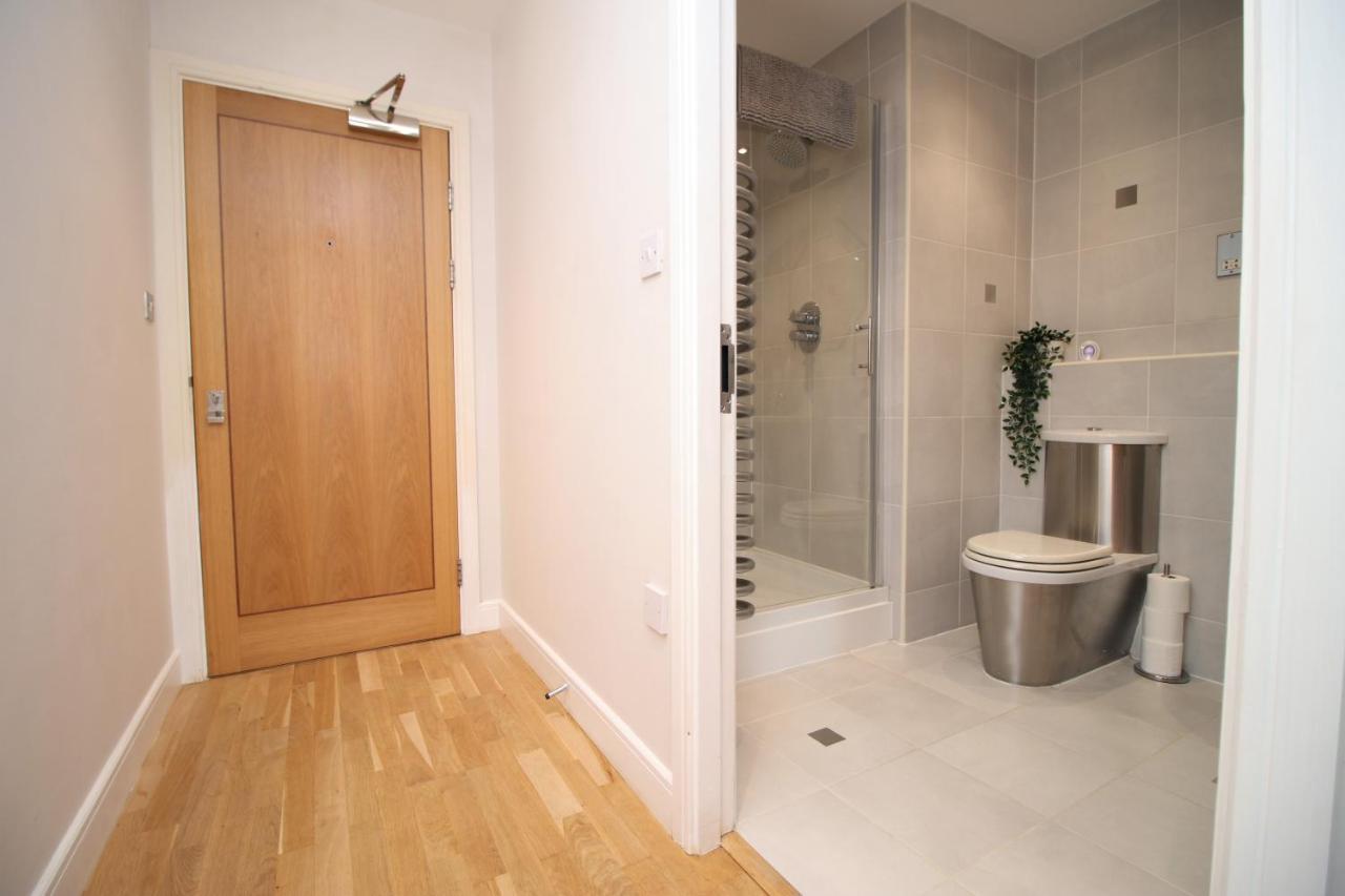 The View - Long Stay Offer - Modern Central Apartment And Parking By Cto Serviced Apartments Cardiff Exterior foto