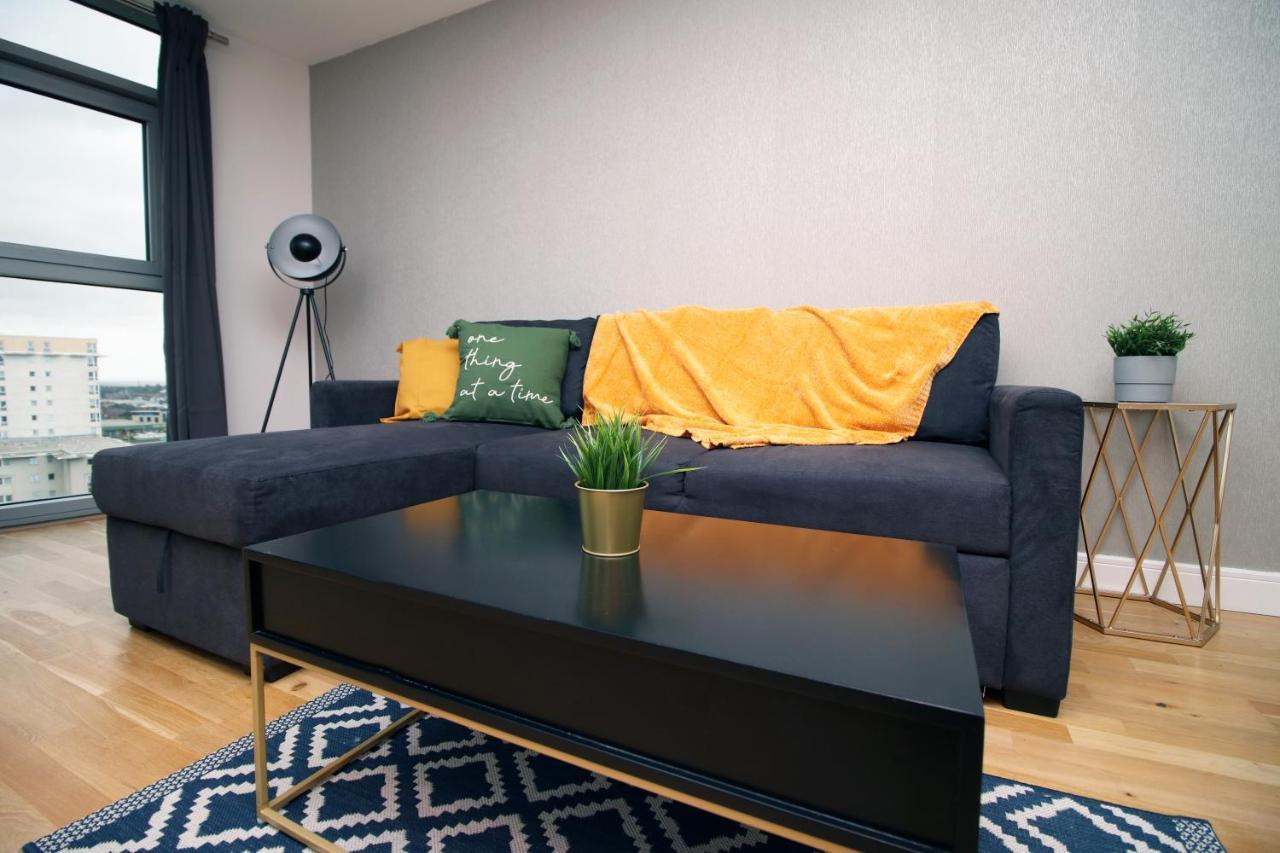 The View - Long Stay Offer - Modern Central Apartment And Parking By Cto Serviced Apartments Cardiff Exterior foto