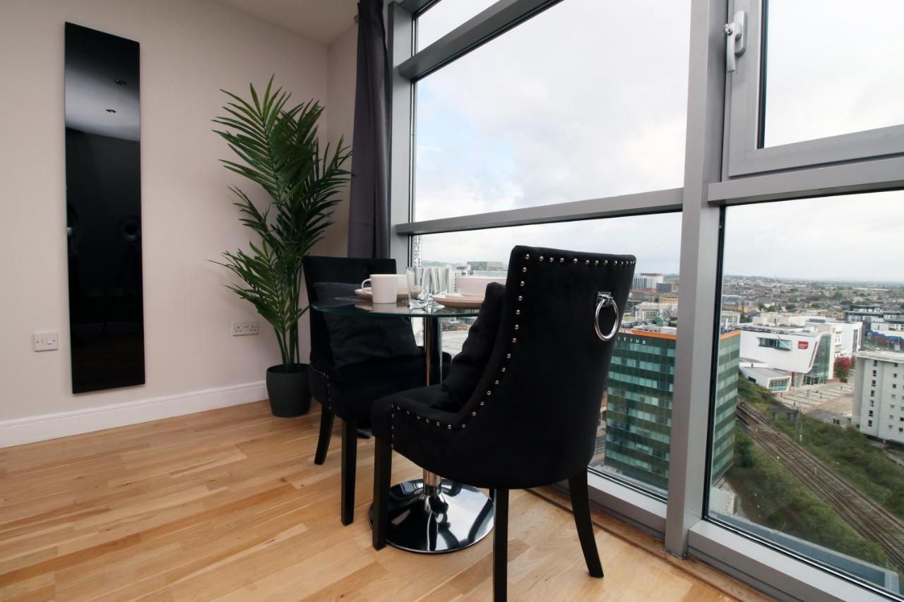 The View - Long Stay Offer - Modern Central Apartment And Parking By Cto Serviced Apartments Cardiff Exterior foto